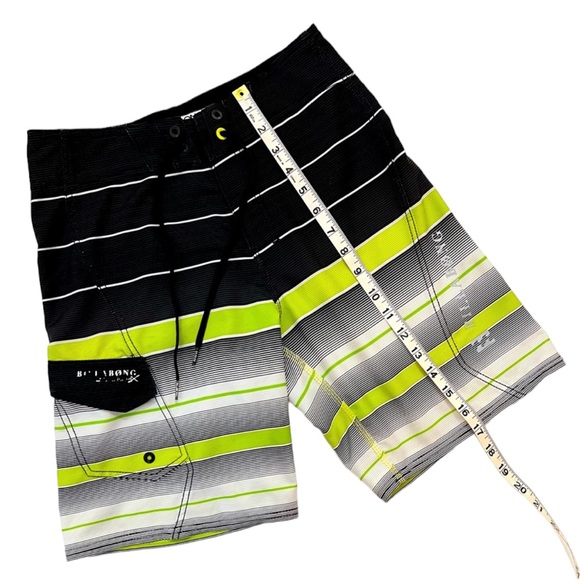 Billabong Board Shorts - Picture 4 of 8